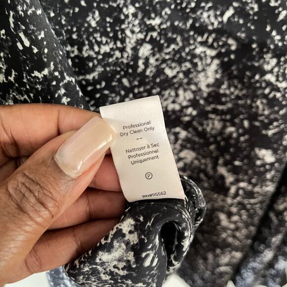 Cinq à Sept Lenore Night Sky Tank Top Womens Large Black Feminine Quiet Luxury - Picture 6 of 8